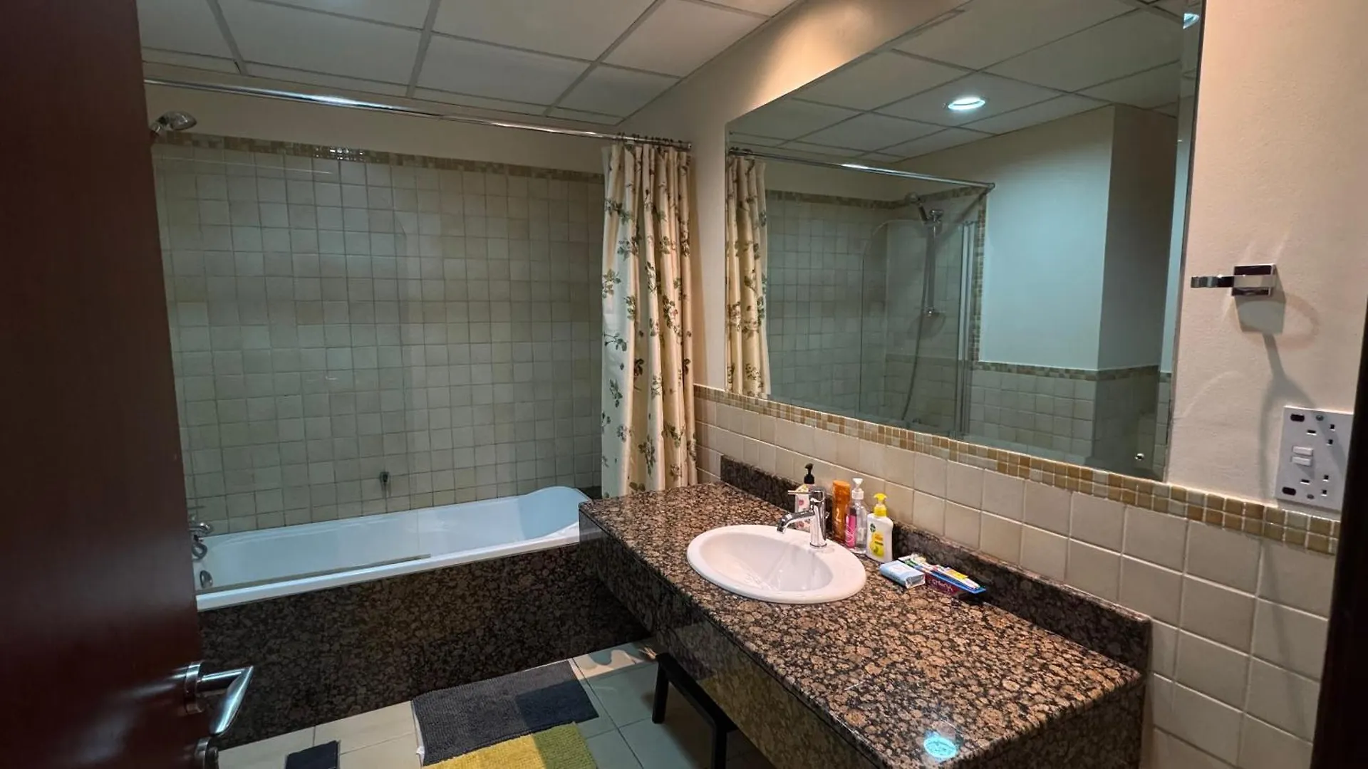 Executive Two Bedroom Apartment Facing Dubai Marina Mall United Arab Emirates