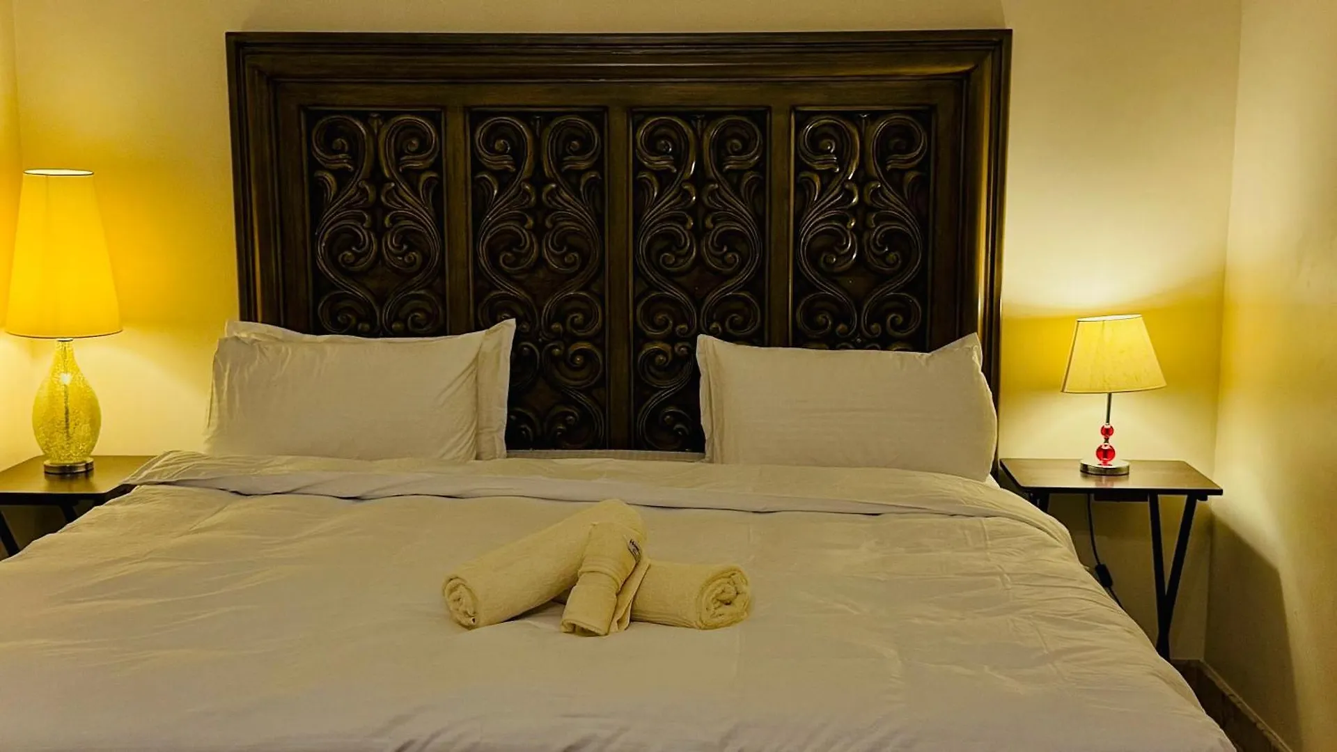 Executive Two Bedroom Apartment Facing Dubai Marina Mall