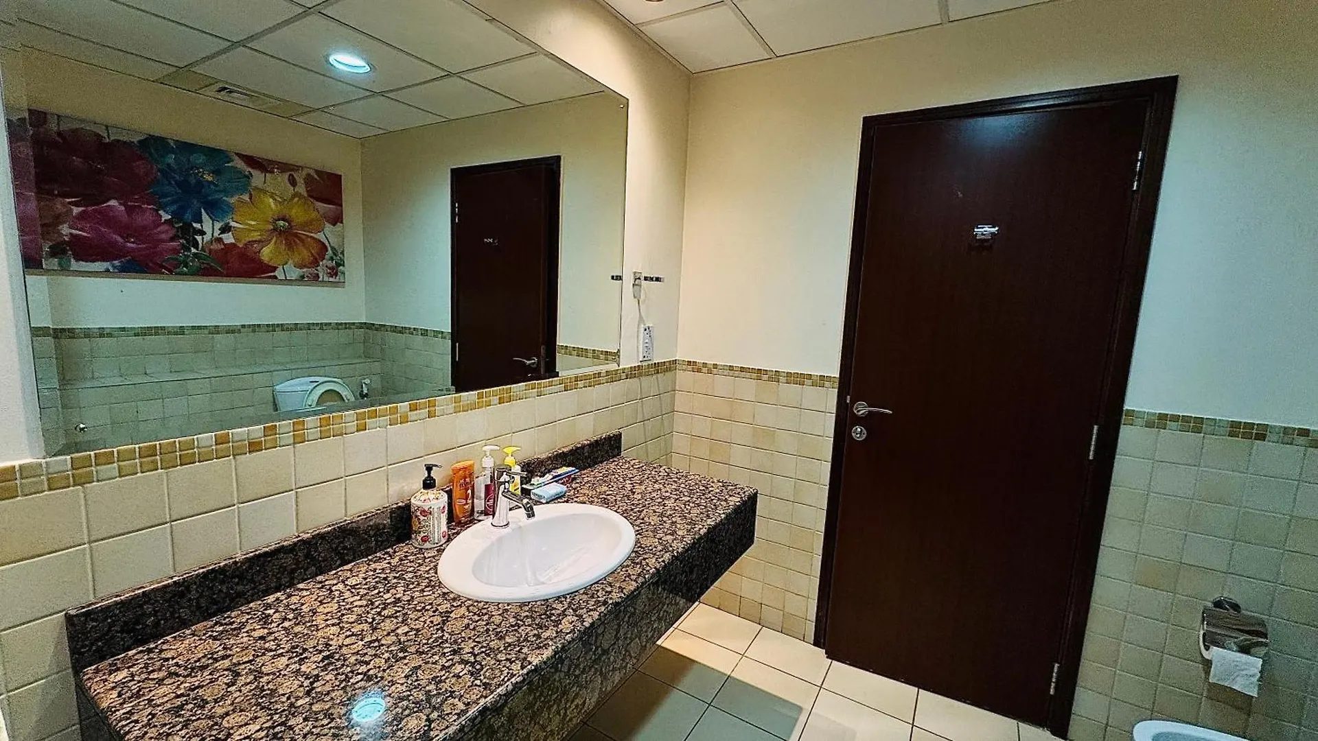 Executive Two Bedroom Apartment Facing Dubai Marina Mall