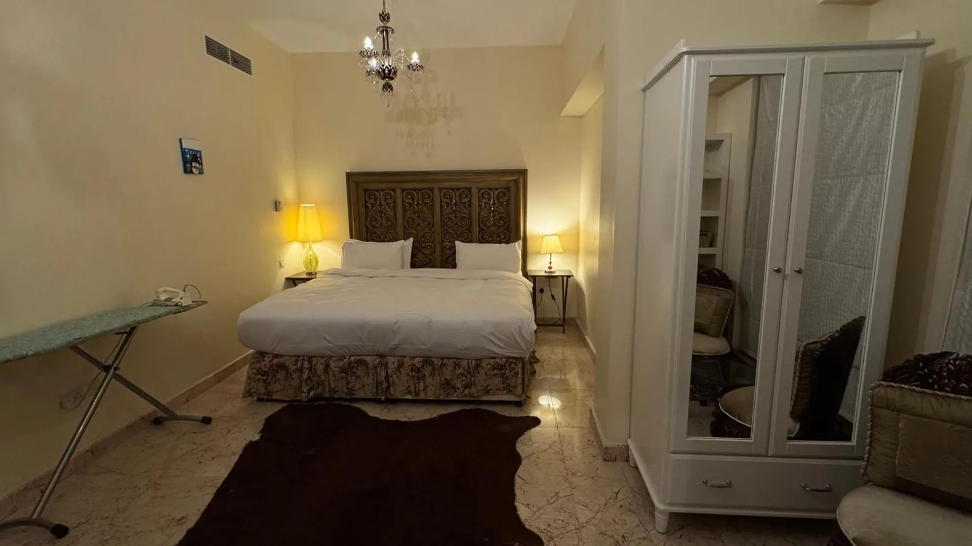 Executive Two Bedroom Apartment Facing Dubai Marina Mall