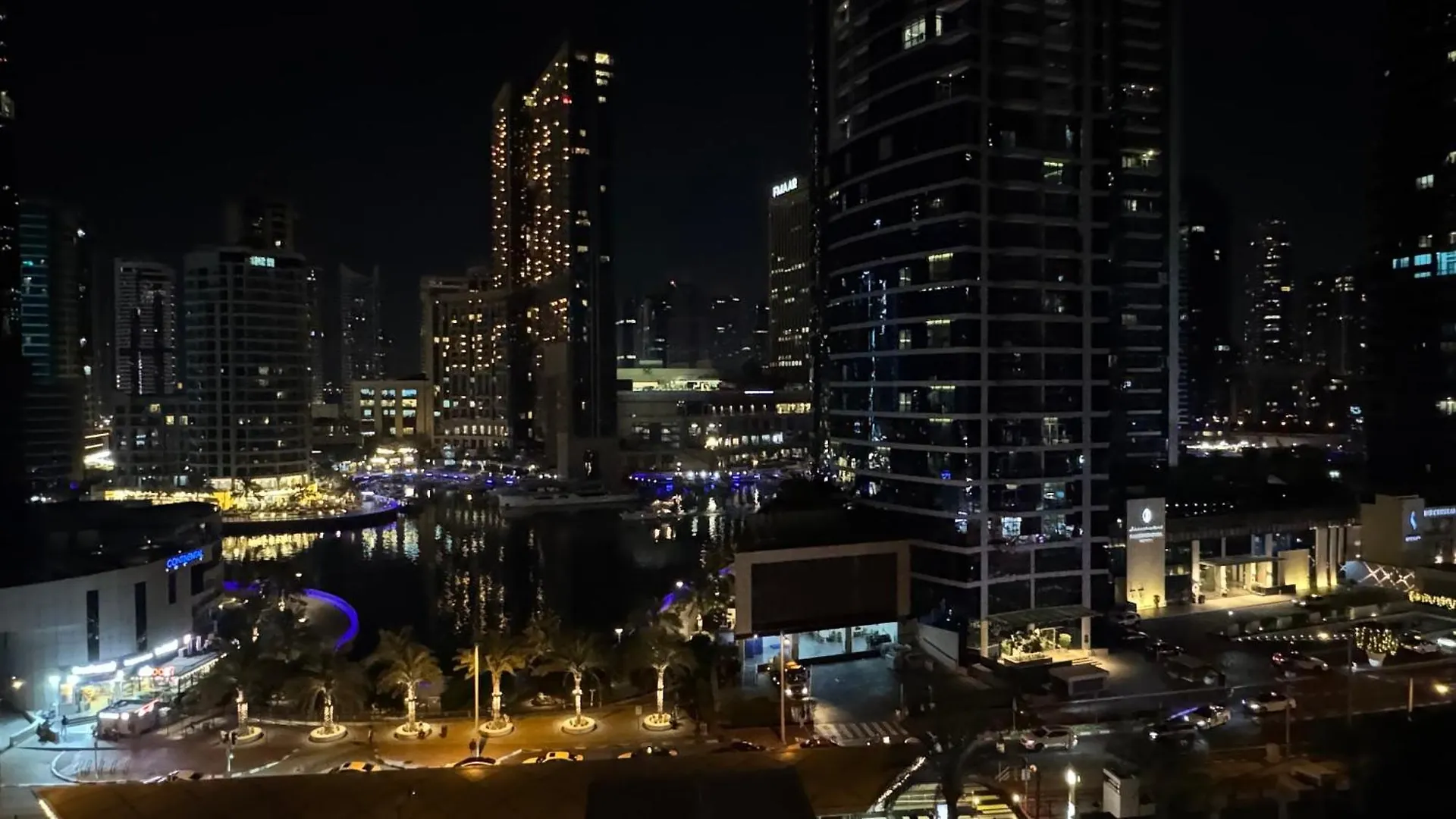 Executive Two Bedroom Apartment Facing Dubai Marina Mall